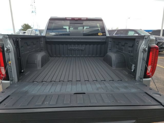 Used 2024 GMC Sierra 1500 AT4 w/ Technology Package AWD/4WD image 10