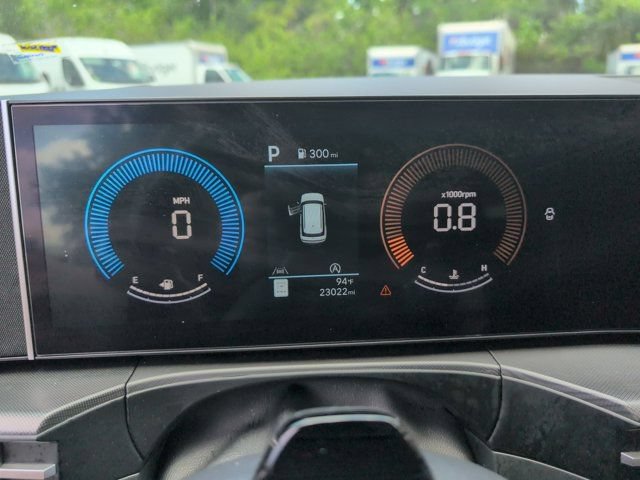 Used 2025 Hyundai Santa Fe SEL FWD image 16