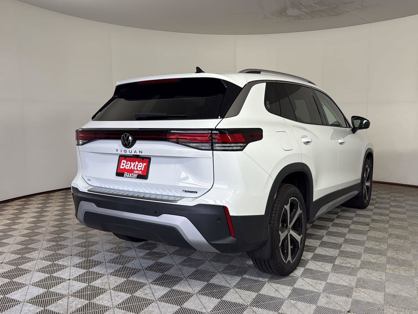 New 2026 Volkswagen Tiguan SE AWD/4WD image 4