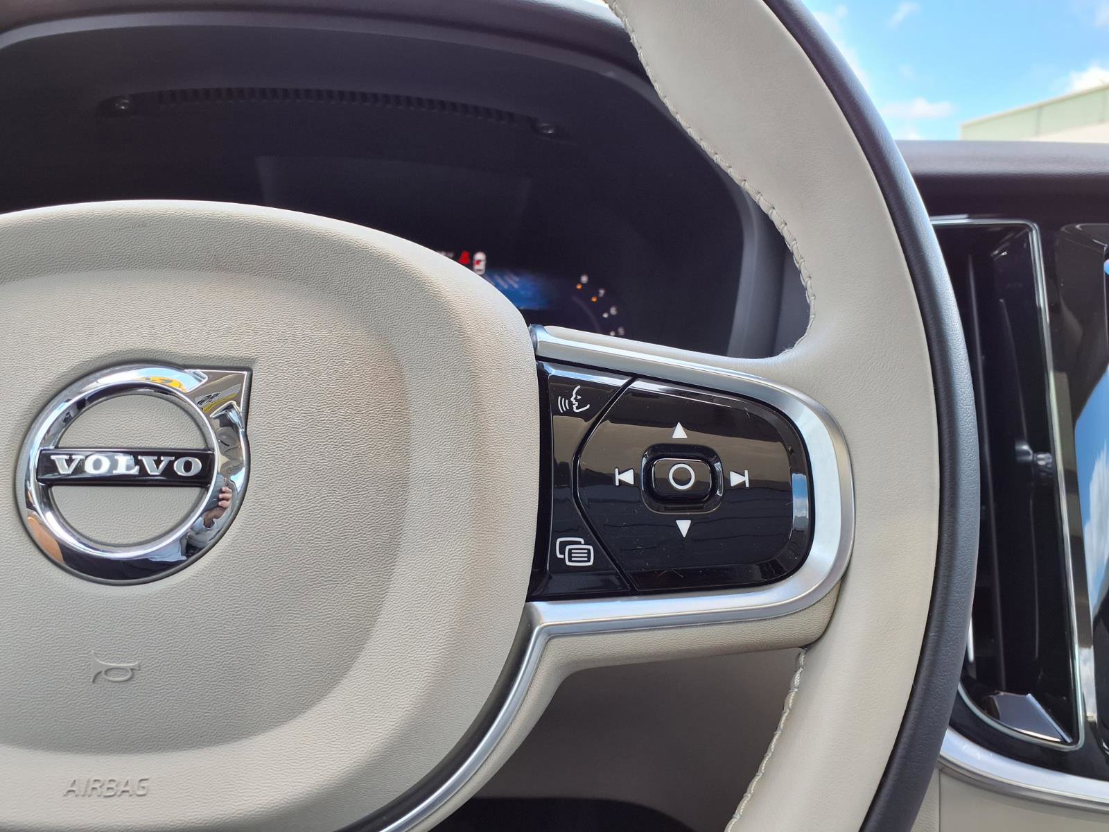 Certified 2024 Volvo S60 B5 Core FWD image 28