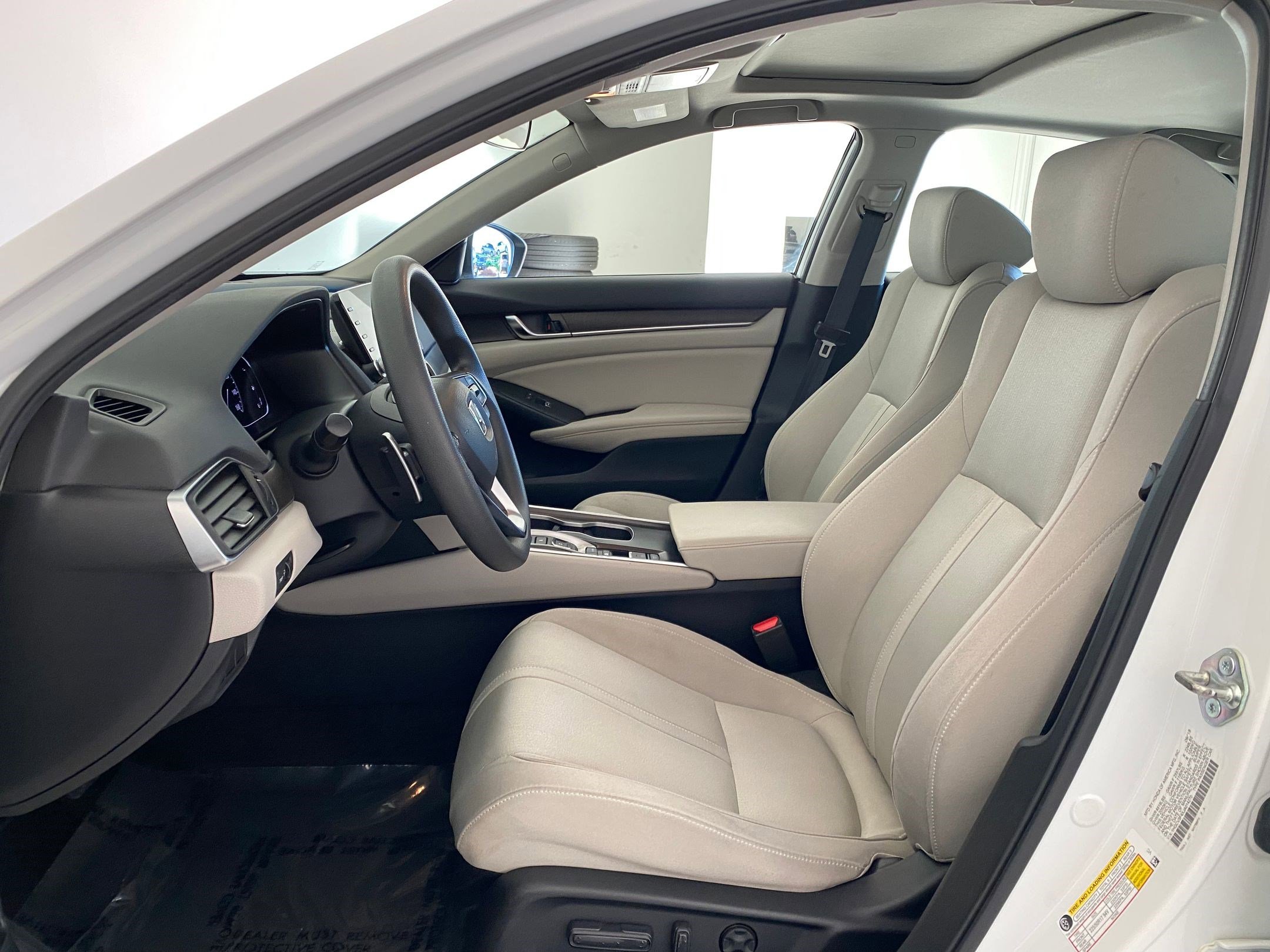 Used 2018 Honda Accord EX image 4