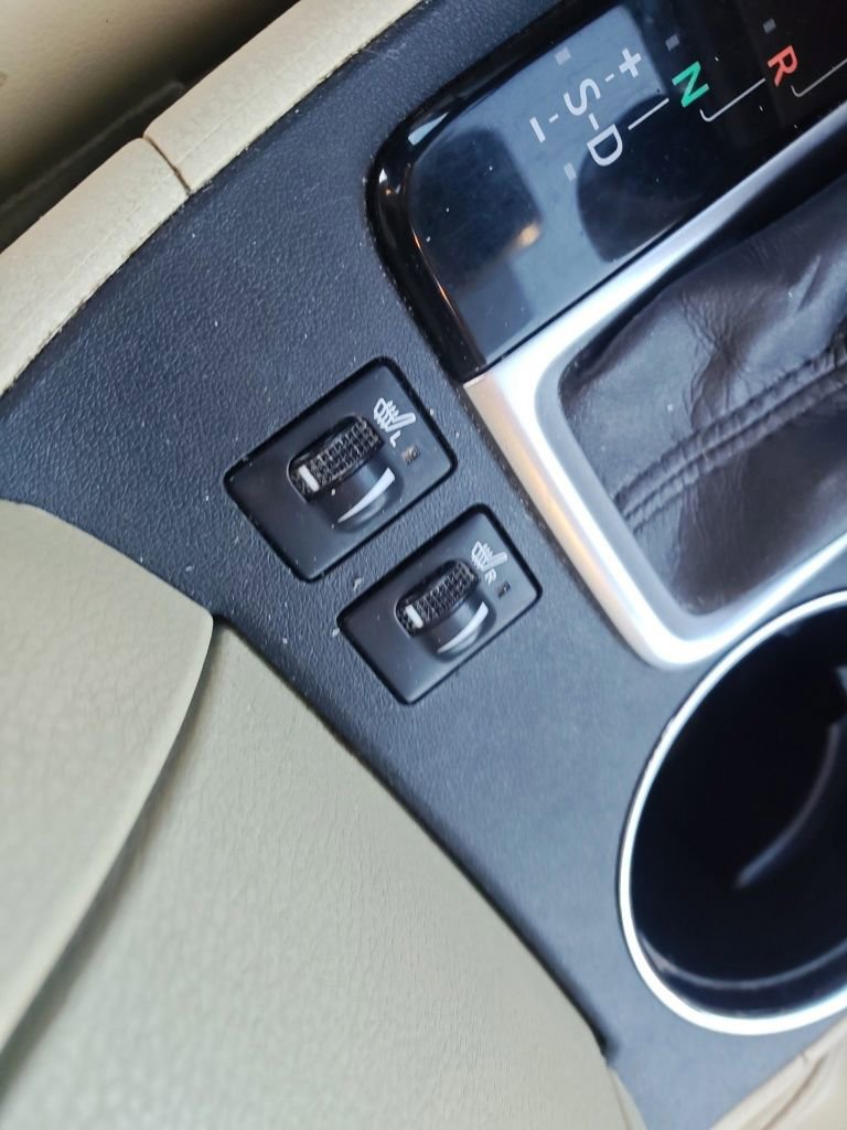 Used 2017 Toyota Highlander XLE AWD/4WD image 9