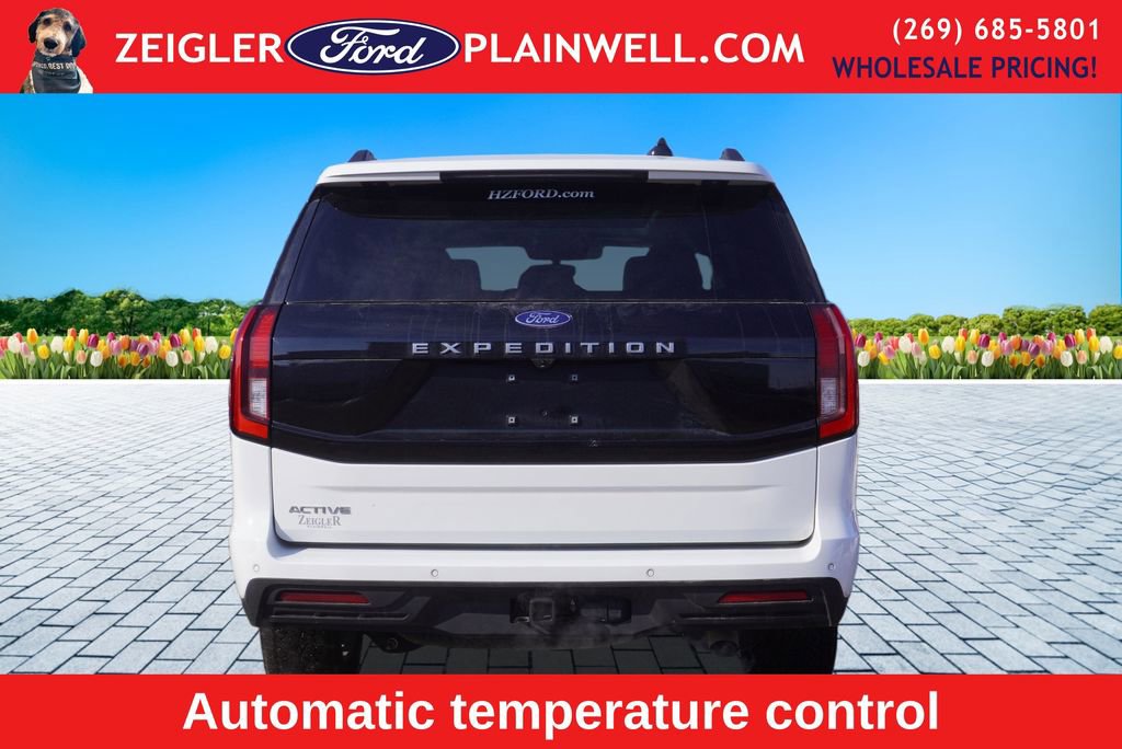 Used 2025 Ford Expedition Active image 4
