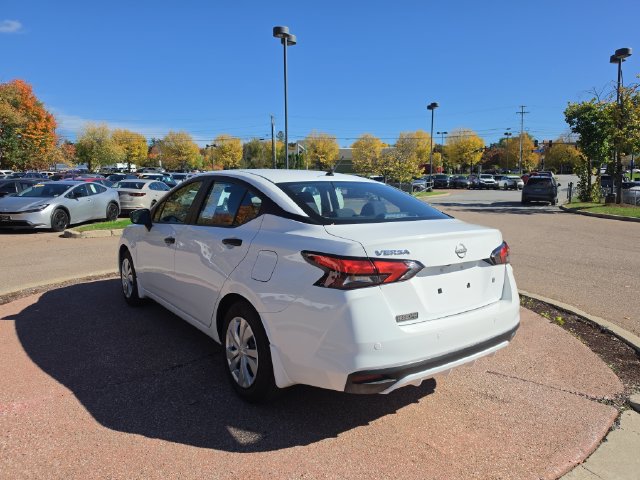 Used 2025 Nissan Versa S w/ Trunk Package FWD image 3