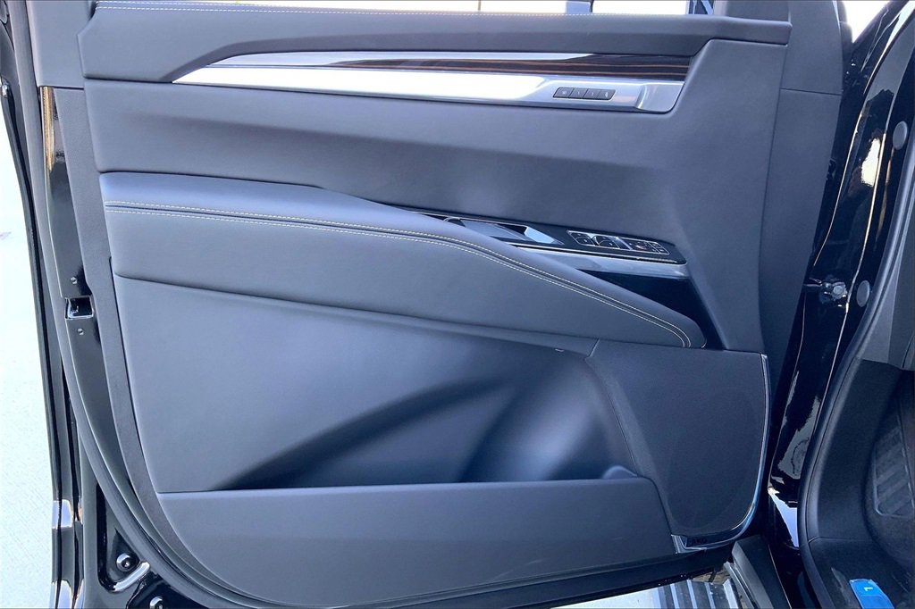 New 2026 Cadillac Escalade Luxury image 11