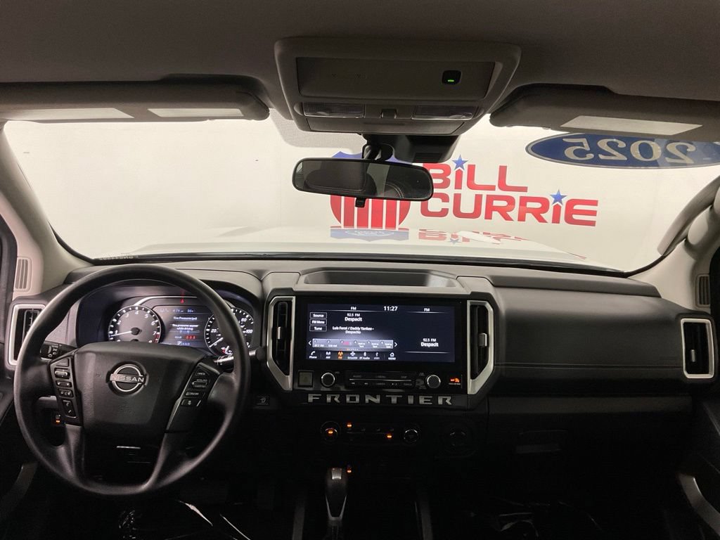 Used 2025 Nissan Frontier SV RWD image 17
