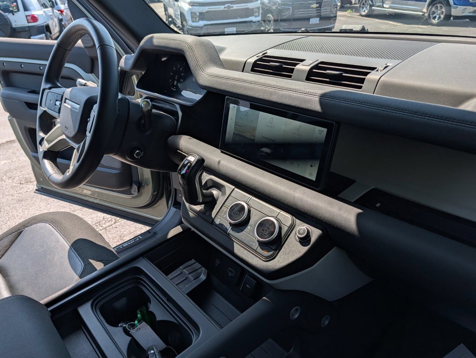 Used 2020 Land Rover Defender 110 First Edition AWD/4WD image 21