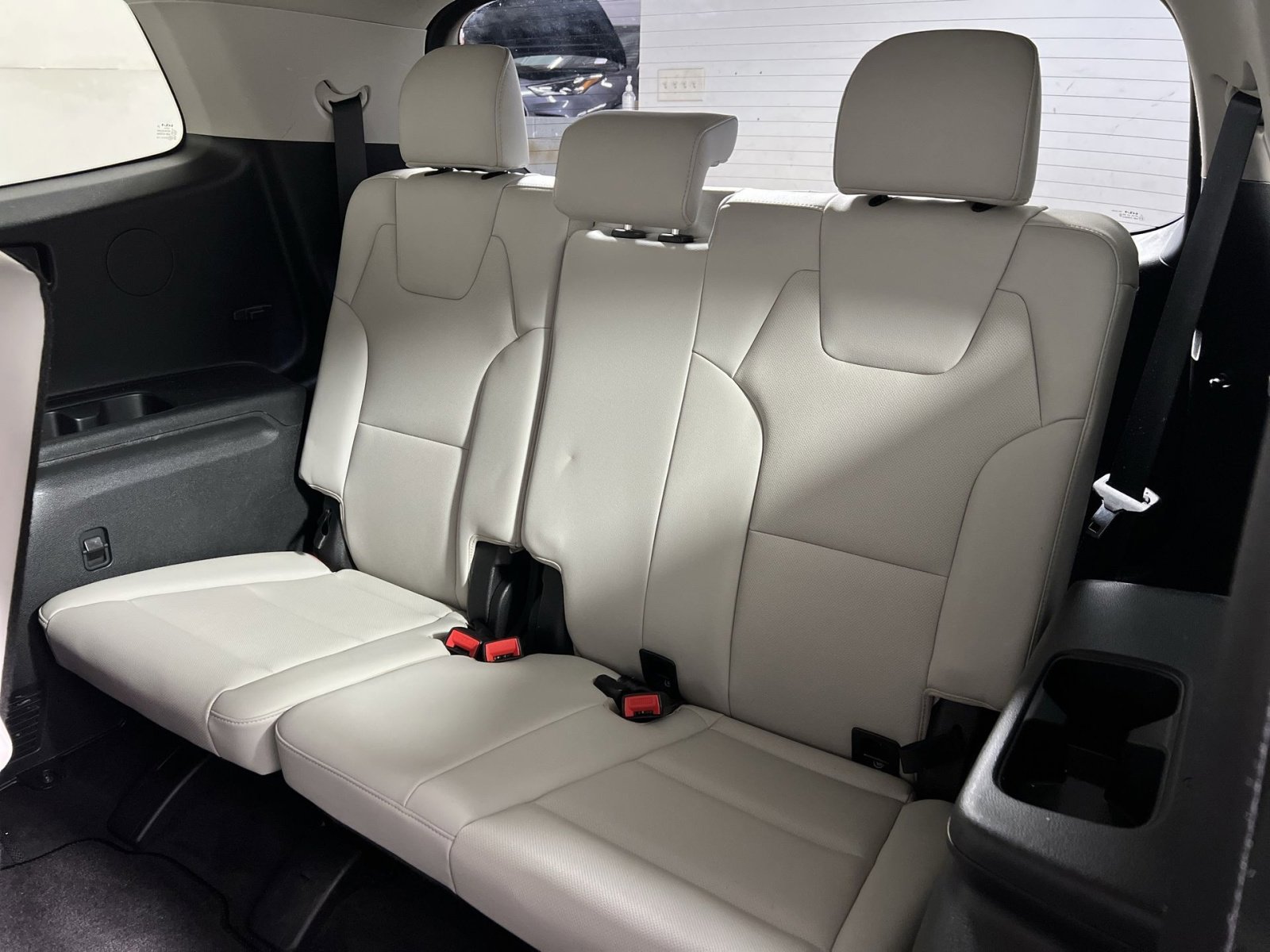 Used 2023 Kia Telluride EX w/ EX Captain's Chair Package FWD image 26