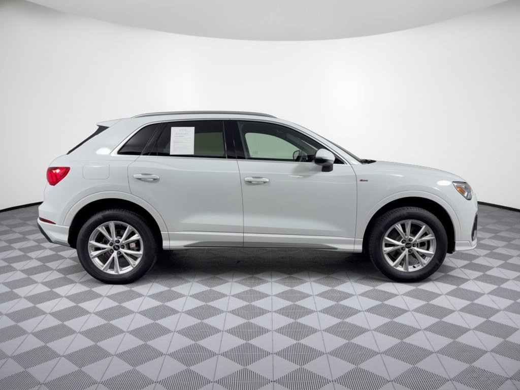 Certified 2025 Audi Q3 2.0T Premium w/ Convenience Package AWD/4WD image 8