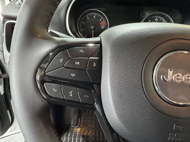 Used 2023 Jeep Cherokee Altitude Lux AWD/4WD image 14