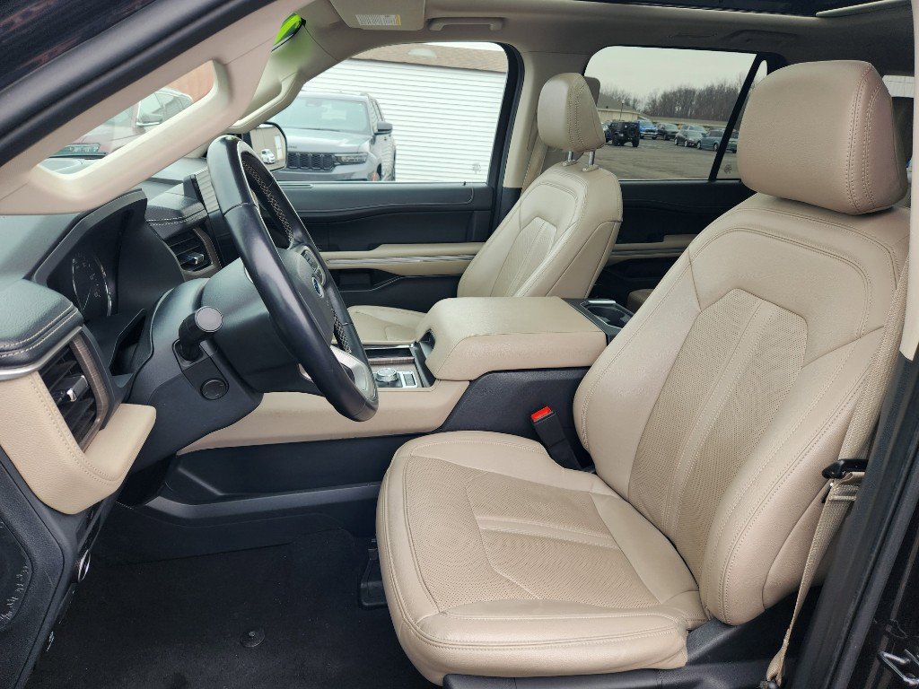 Used 2024 Ford Expedition Limited AWD/4WD image 10