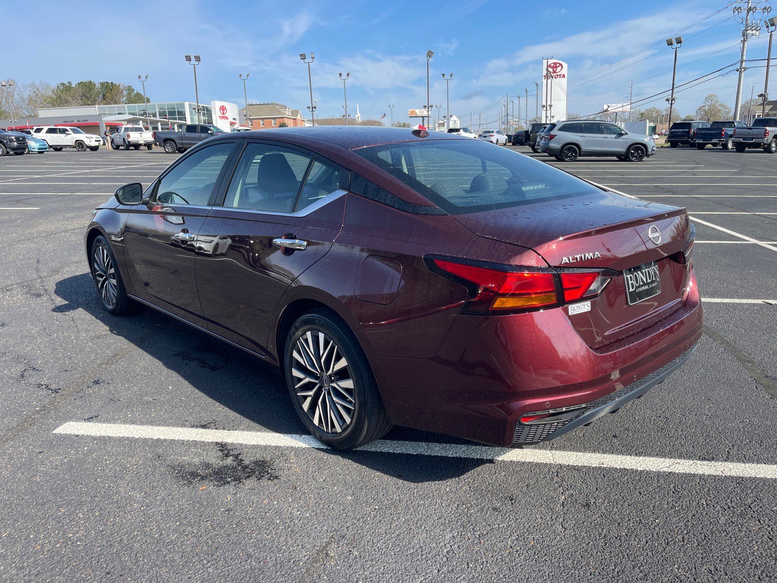 Used 2025 Nissan Altima 2.5 SV image 14