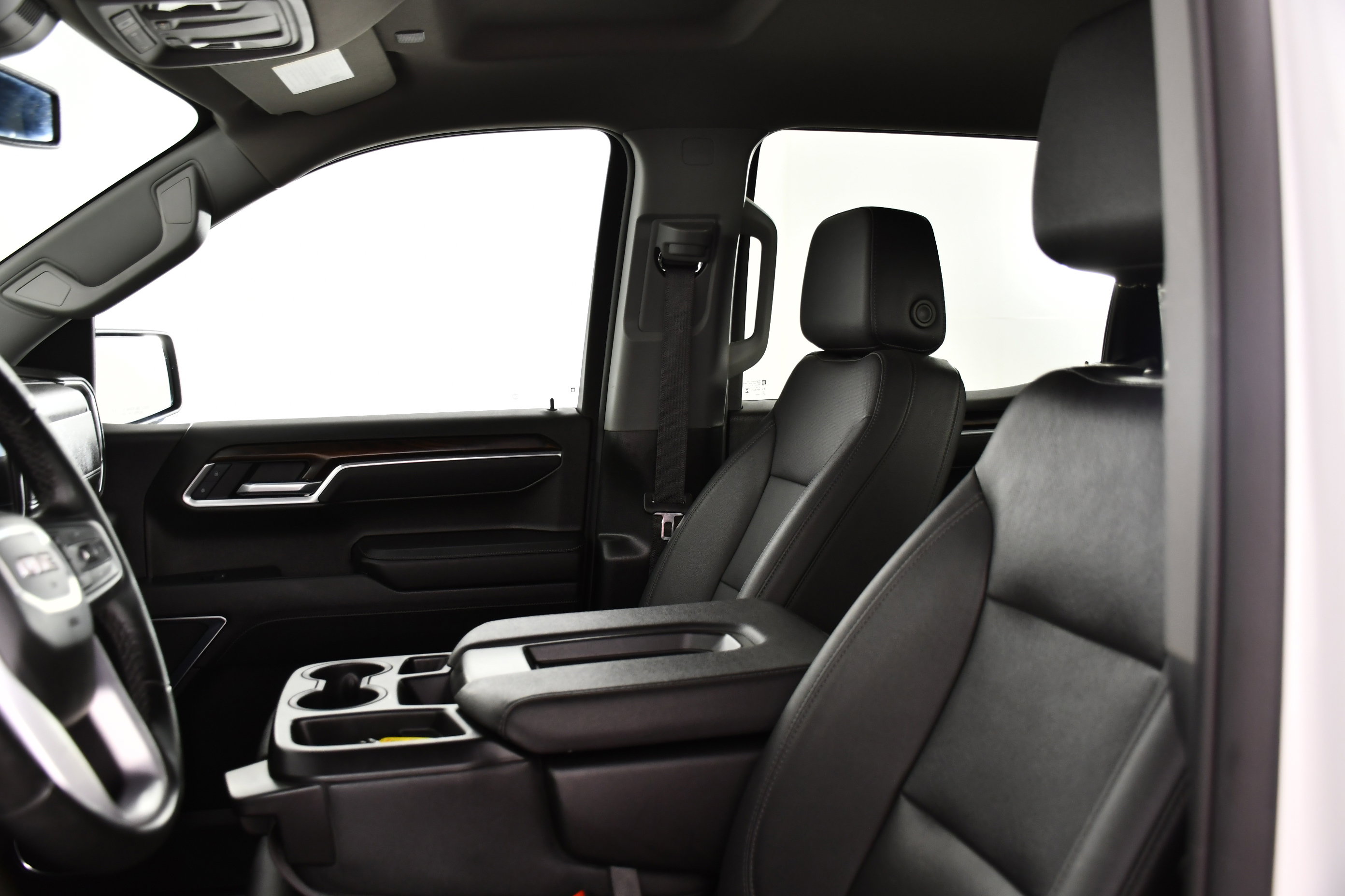 Used 2025 GMC Sierra 1500 SLT image 25