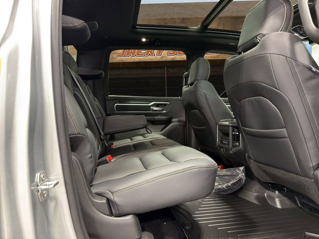 New 2026 RAM 1500 Big Horn AWD/4WD image 18