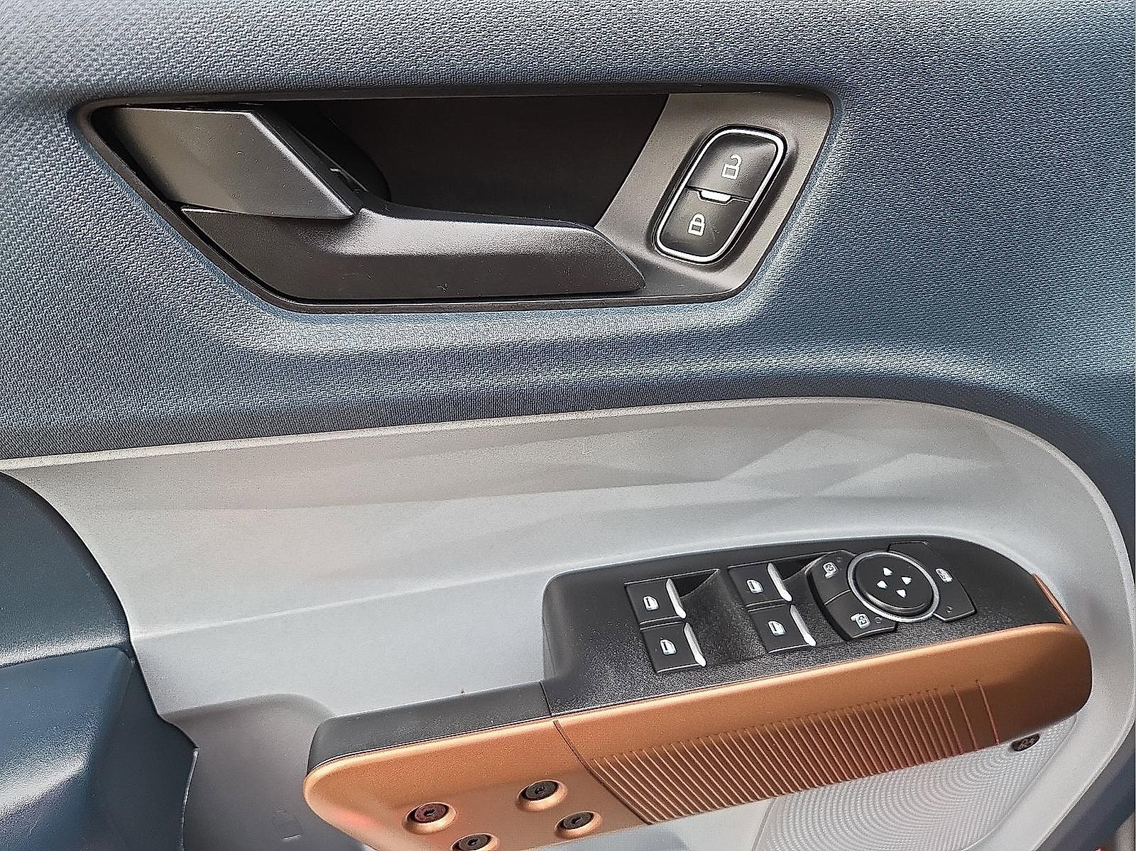 Certified 2022 Ford Maverick Lariat w/ Lariat Luxury Package image 13