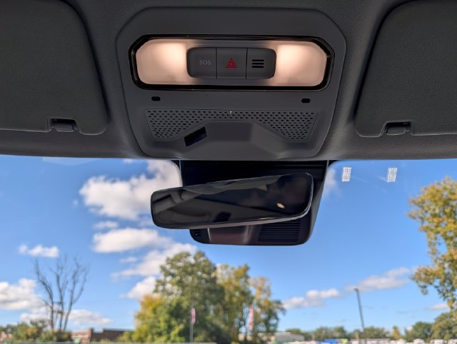 Used 2022 Rivian R1T Adventure AWD/4WD image 25