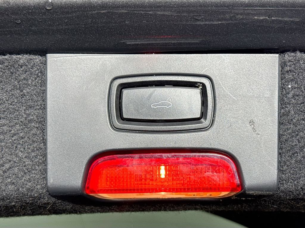 Used 2016 Porsche Cayenne S image 33