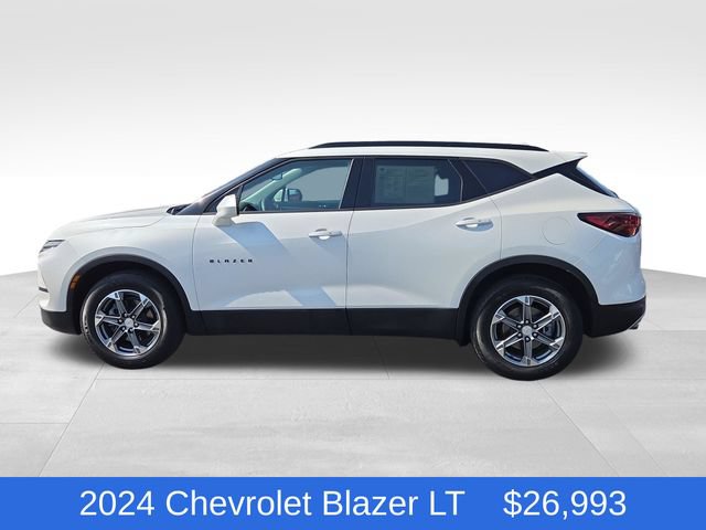 Certified 2024 Chevrolet Blazer LT w/ Convenience Package FWD image 2