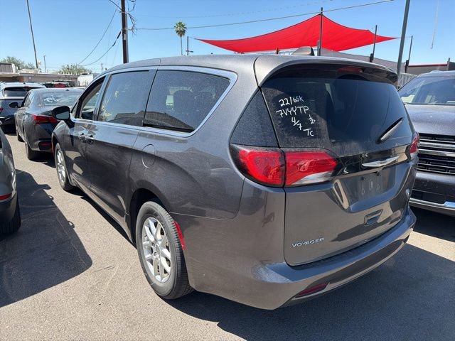 Used 2022 Chrysler Voyager LX image 5