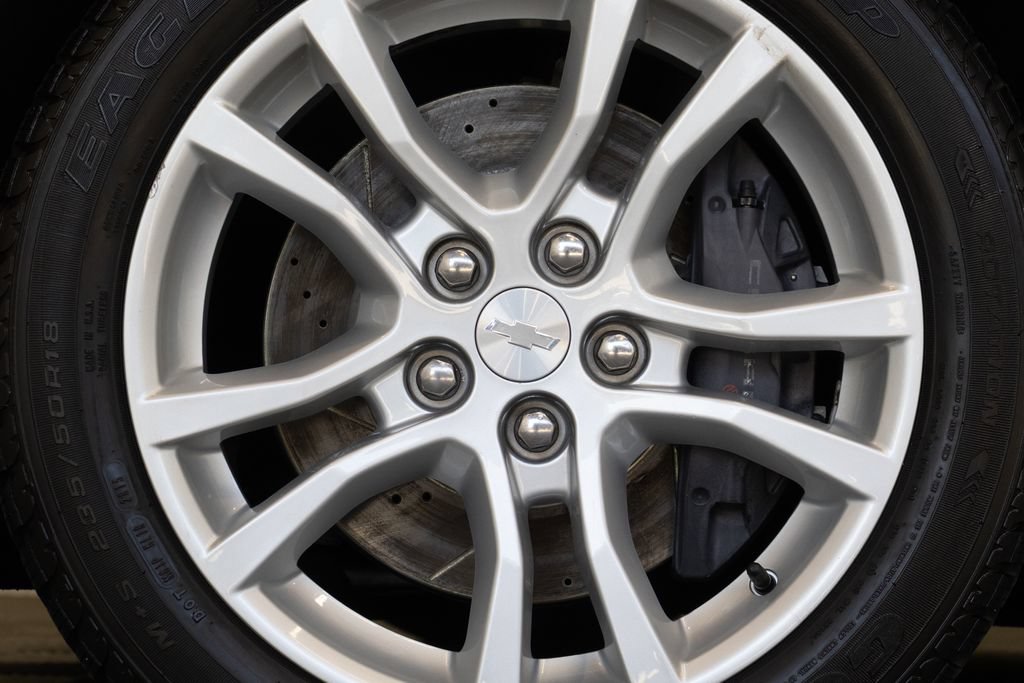 Used 2018 Chevrolet Camaro SS RWD image 11