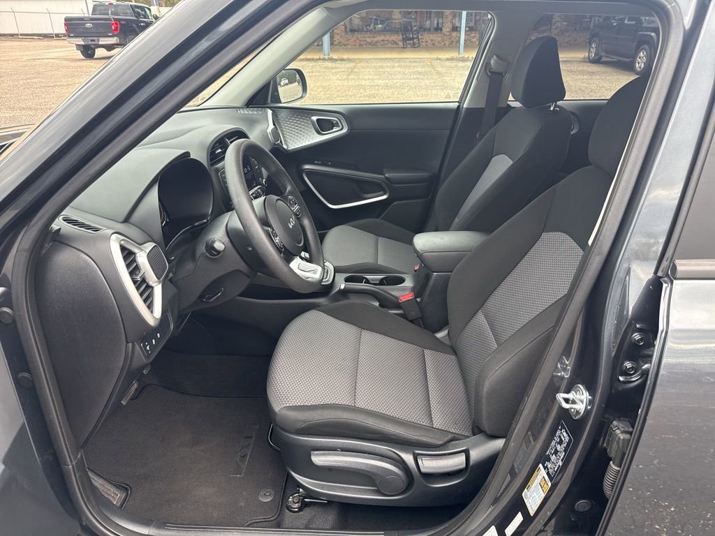 Used 2024 Kia Soul LX w/ Option Group 015 image 6