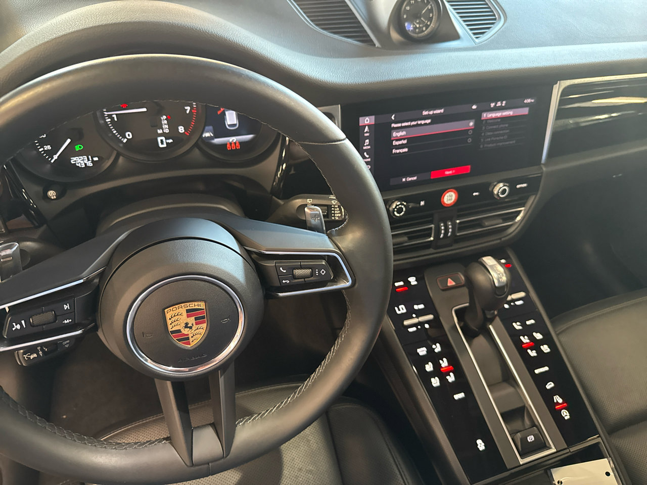 Used 2022 Porsche Macan Base image 16