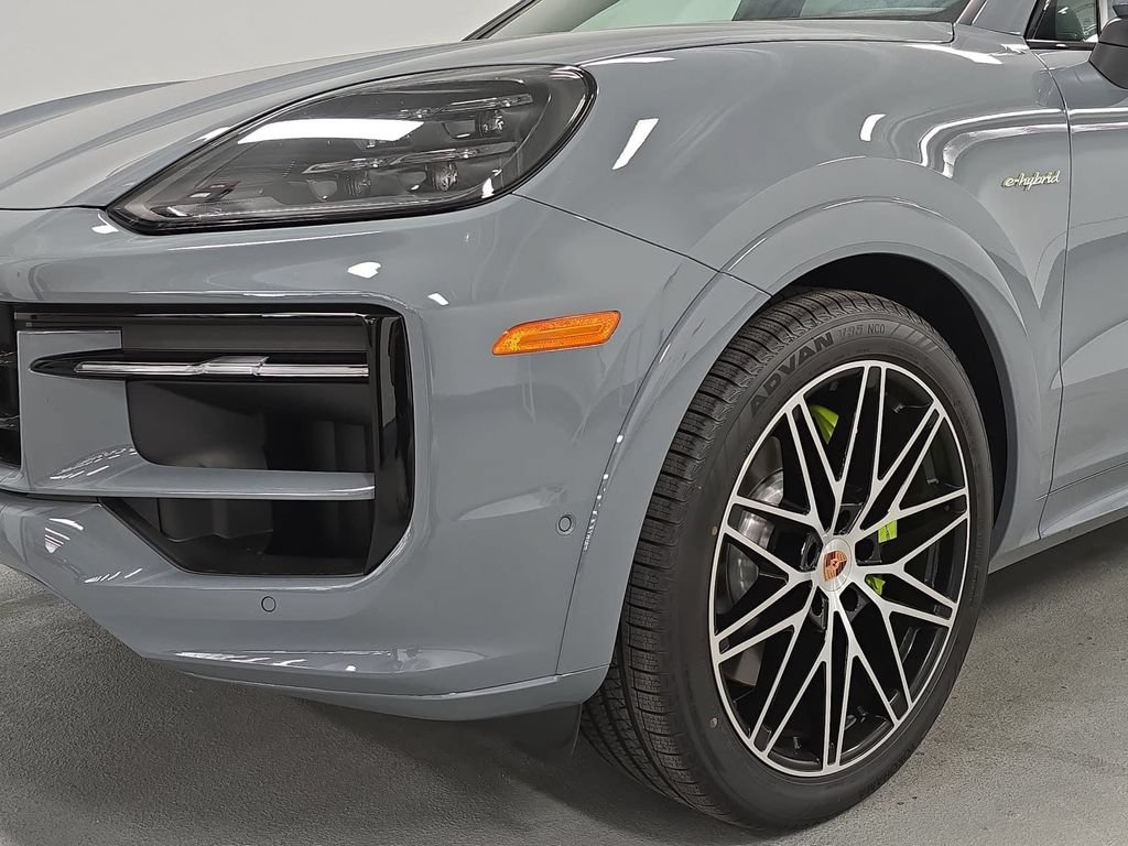New 2026 Porsche Cayenne S AWD/4WD image 11