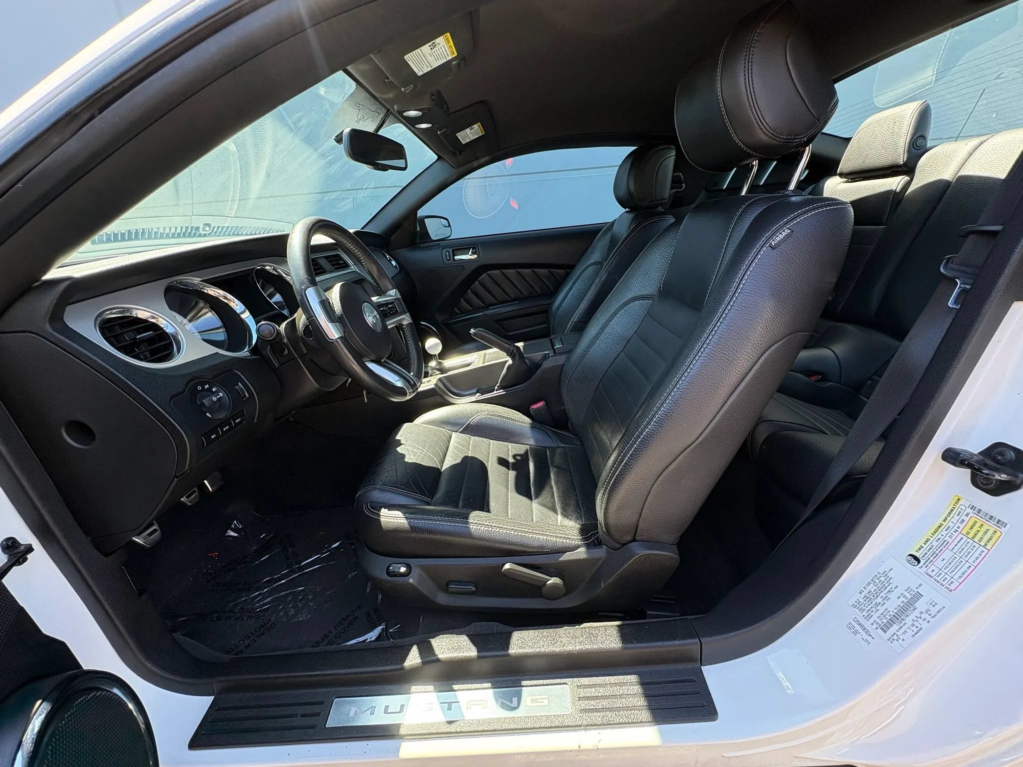 Used 2011 Ford Mustang GT Premium w/ Electronics Pkg RWD image 11
