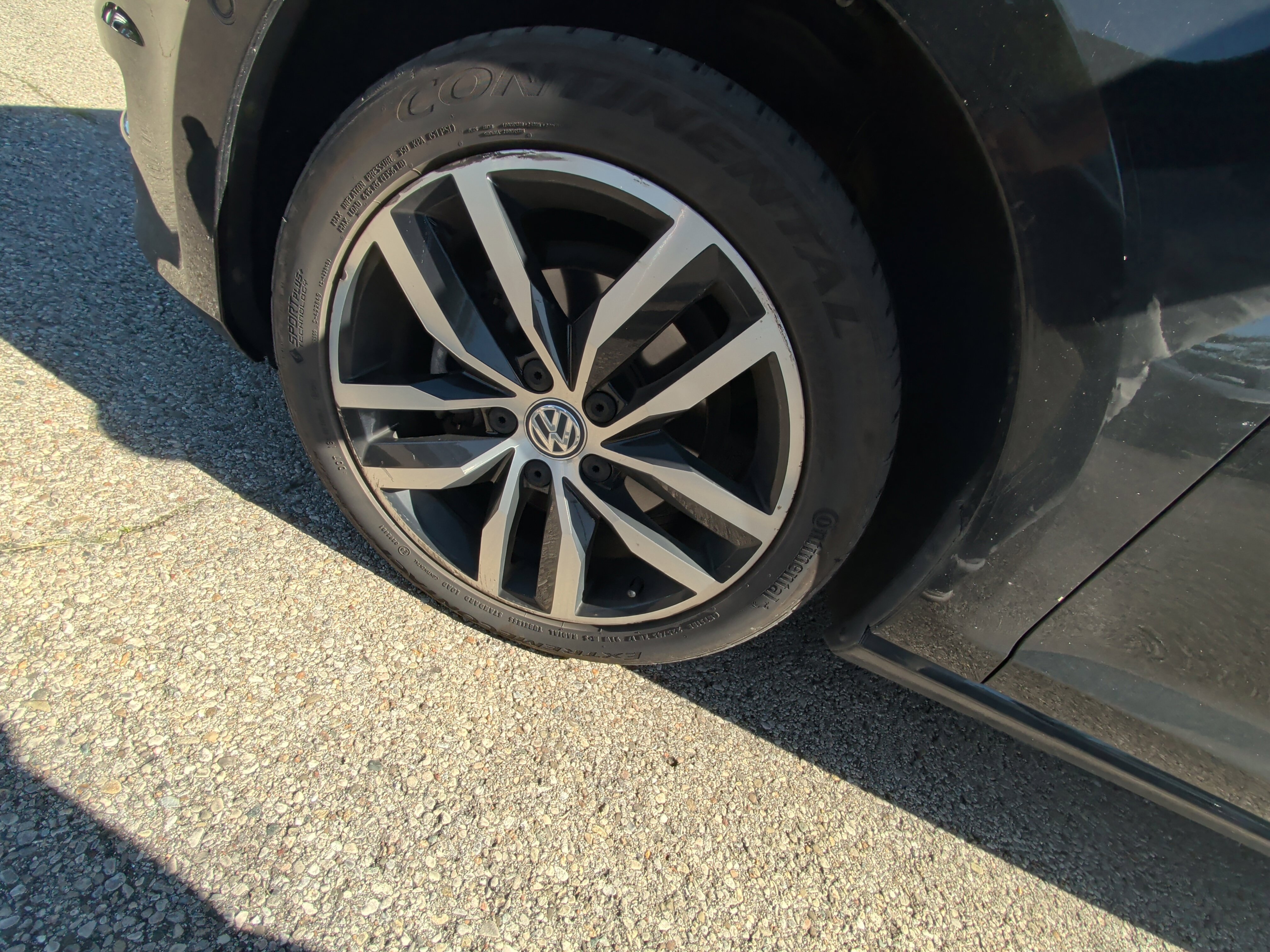 Used 2016 Volkswagen Golf S FWD image 35
