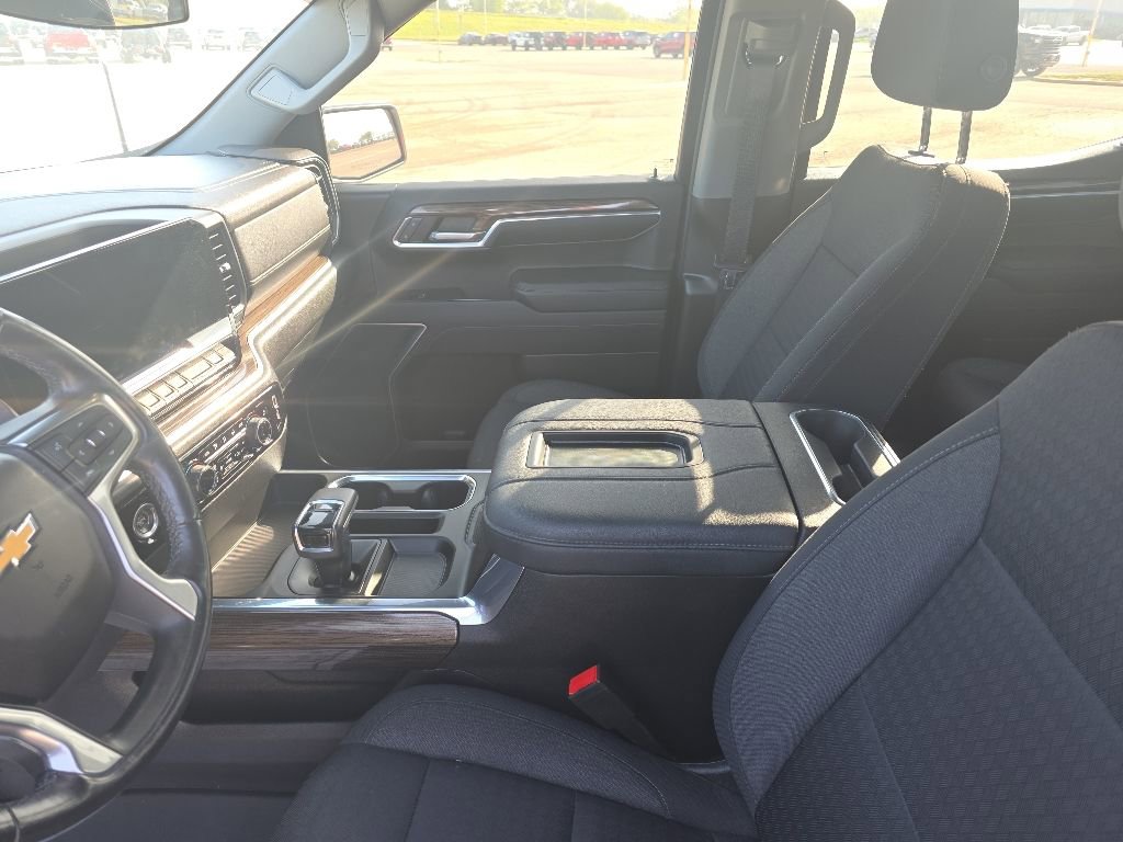 Used 2022 Chevrolet Silverado 1500 LT RWD image 9