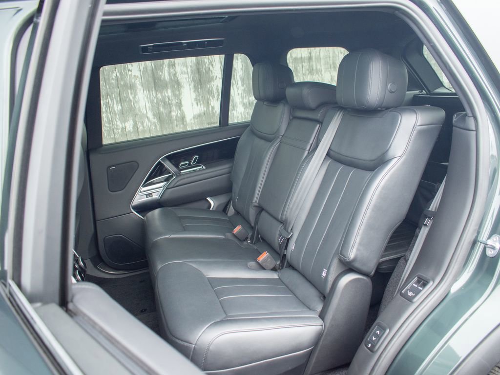 Used 2023 Land Rover Range Rover Long Wheelbase SE image 35