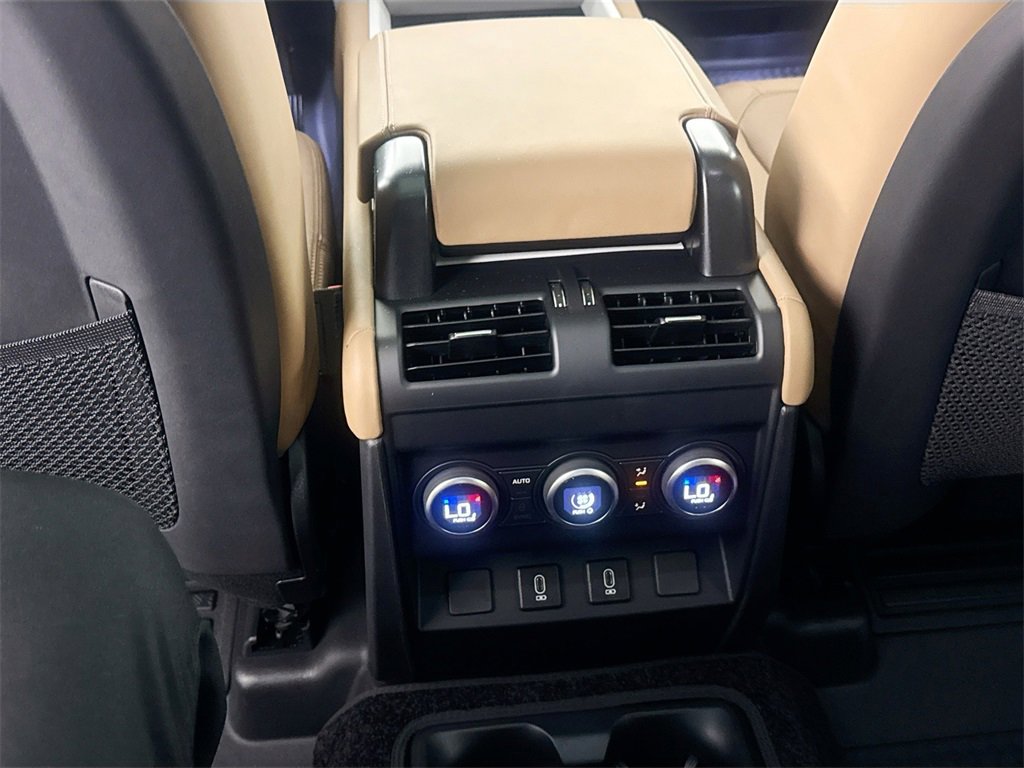 New 2026 Land Rover Defender 130 X-Dynamic SE image 25