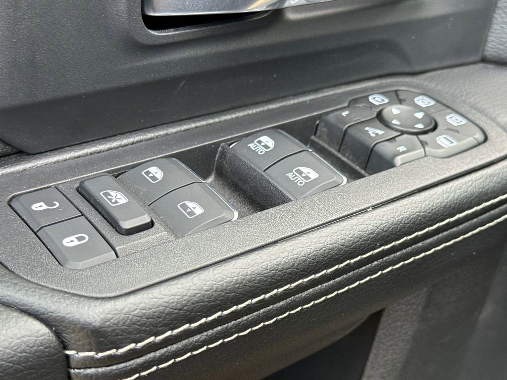 New 2026 RAM 2500 Laramie w/ Night Edition AWD/4WD image 18