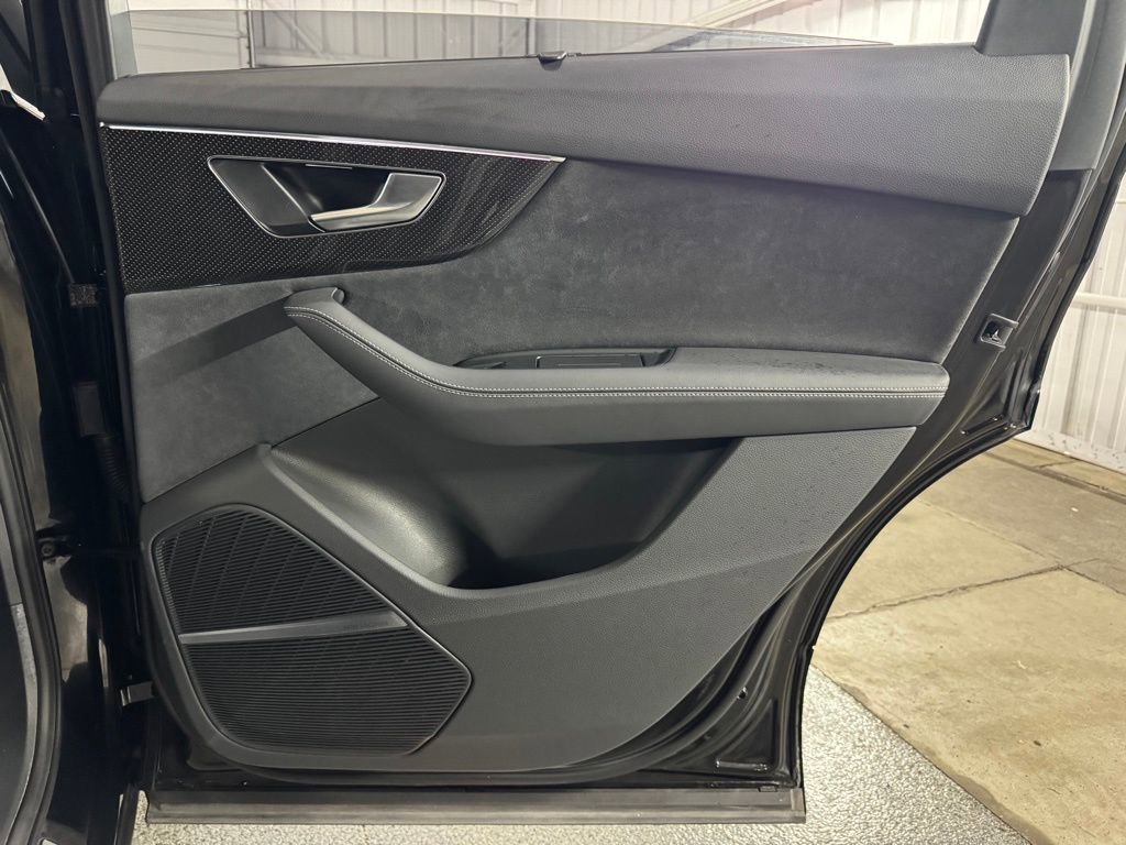Used 2023 Audi SQ7 Prestige image 54