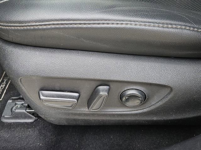 Used 2020 Toyota Highlander Limited image 32