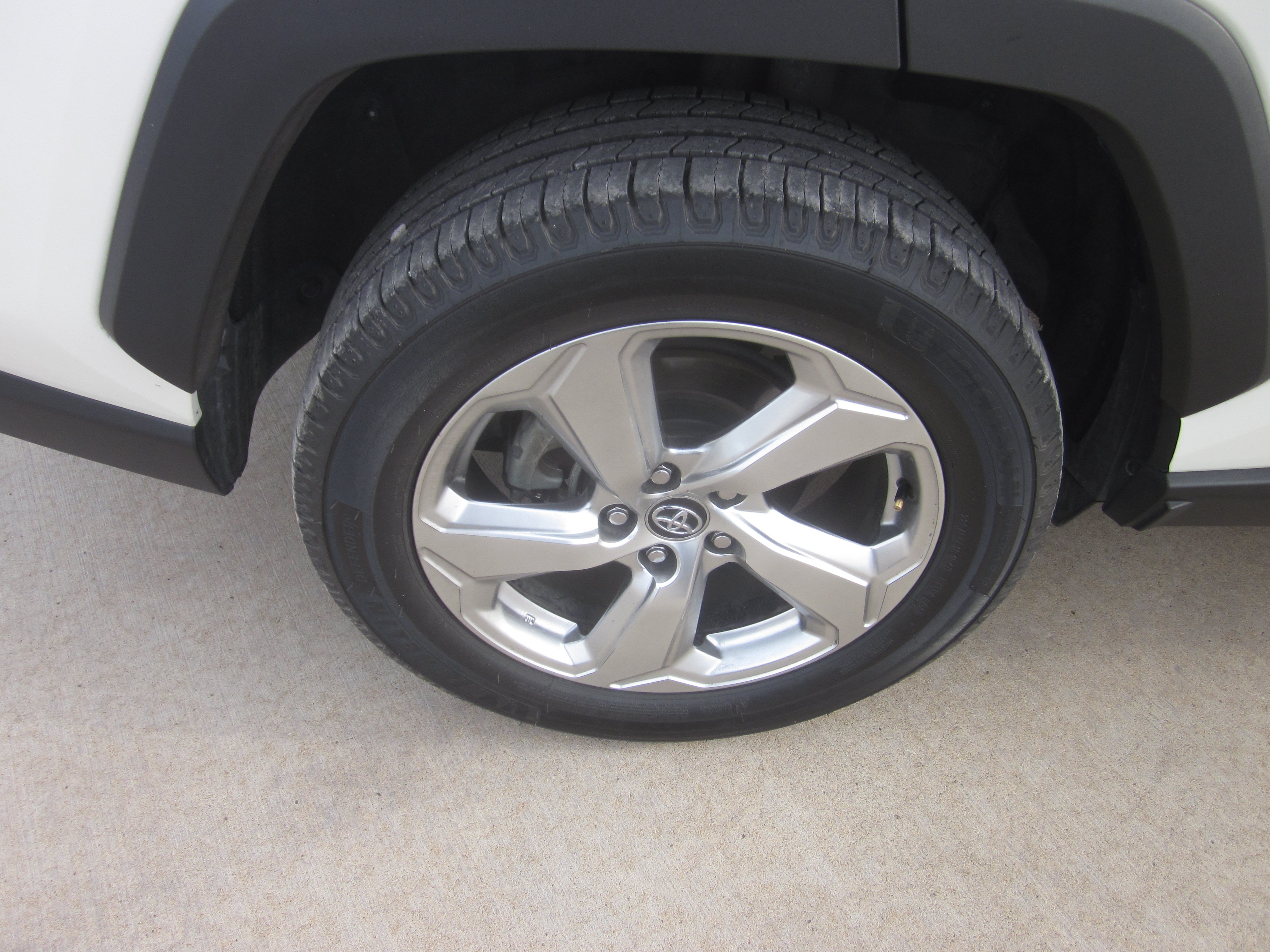 Used 2020 Toyota RAV4 Limited AWD/4WD image 7