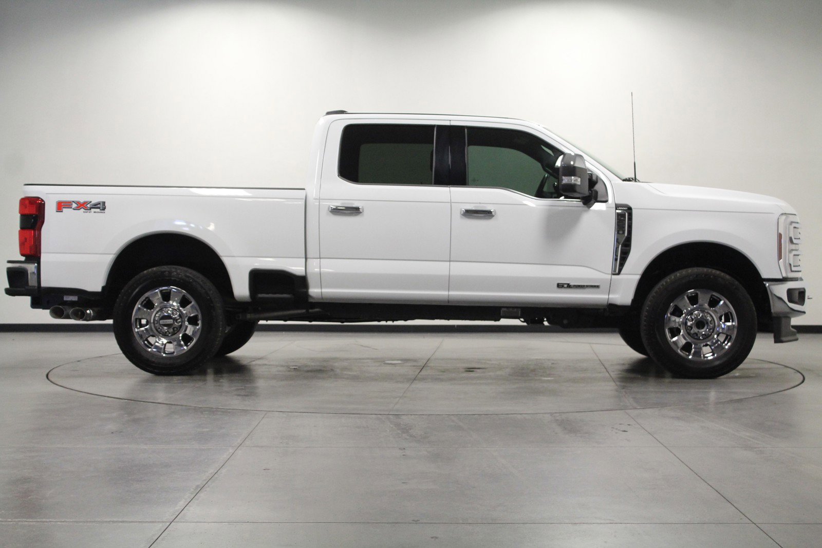 Used 2024 Ford F250 Lariat w/ Chrome Package image 3