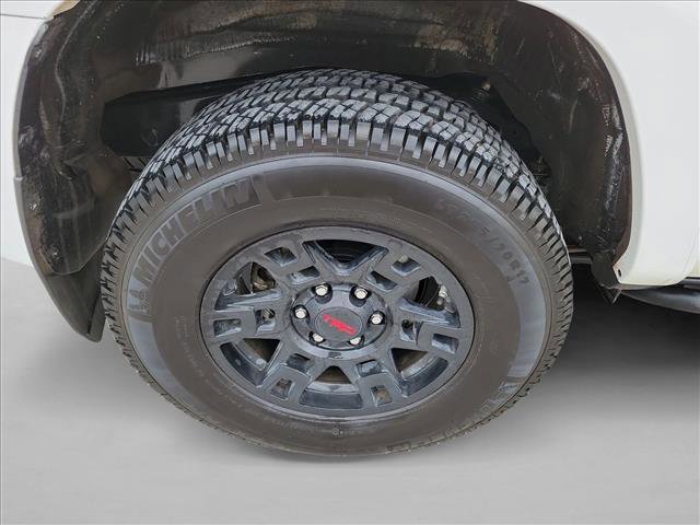 Used 2019 Toyota 4Runner TRD Off-Road Premium AWD/4WD image 12