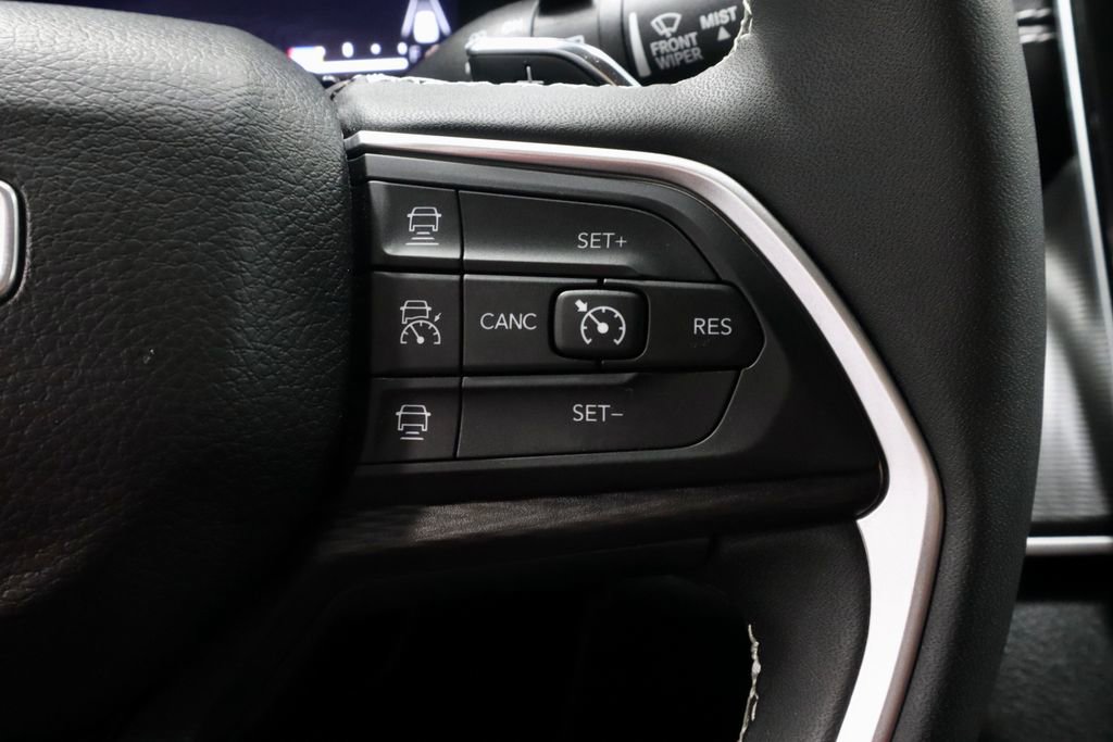 Used 2024 Jeep Grand Cherokee L Laredo w/ Luxury Tech Group I image 31