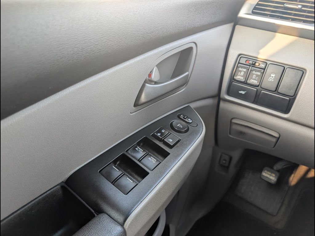 Used 2013 Honda Odyssey EX-L image 18