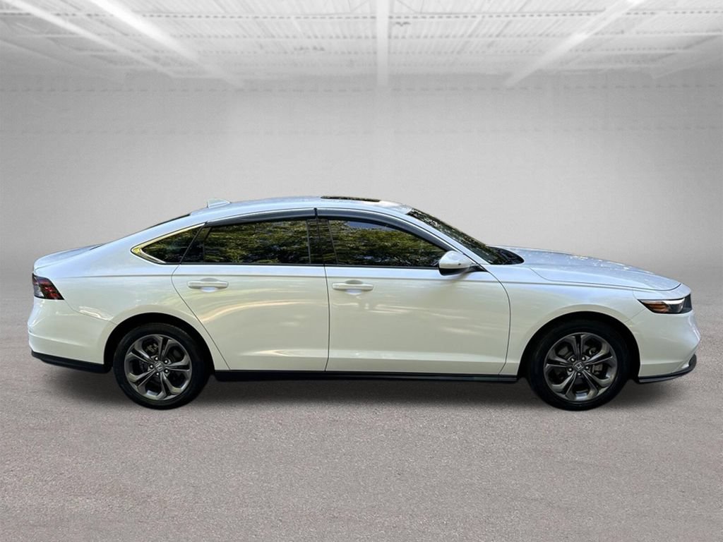 Used 2023 Honda Accord EX image 6