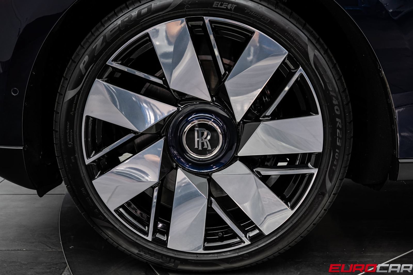 Used 2019 Rolls-Royce Cullinan AWD/4WD image 22