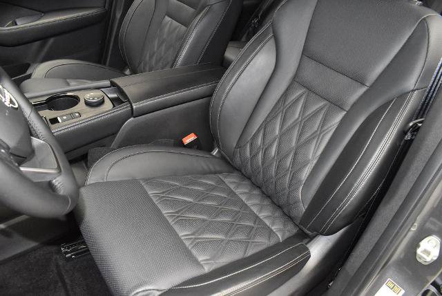 Certified 2026 Nissan Rogue Platinum w/ Platinum Premium Package AWD/4WD image 14