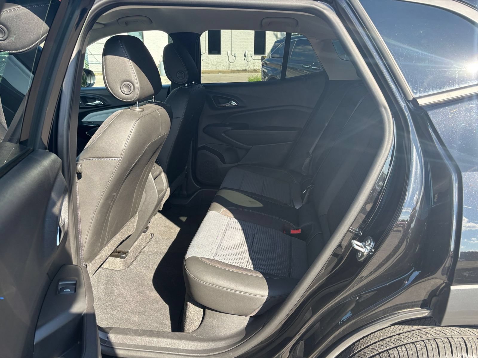Used 2025 Chevrolet Trax LT FWD image 25