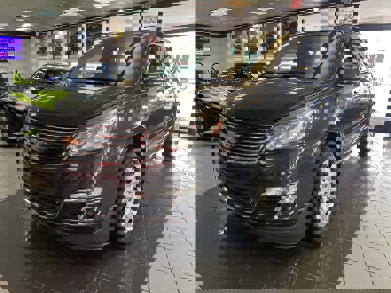 Used 2017 Chevrolet Traverse LT w/ Style and Technology Package