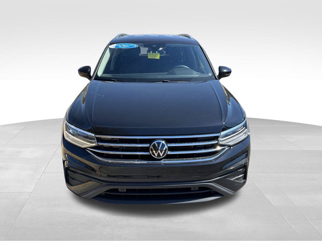 Used 2023 Volkswagen Tiguan SE FWD image 3