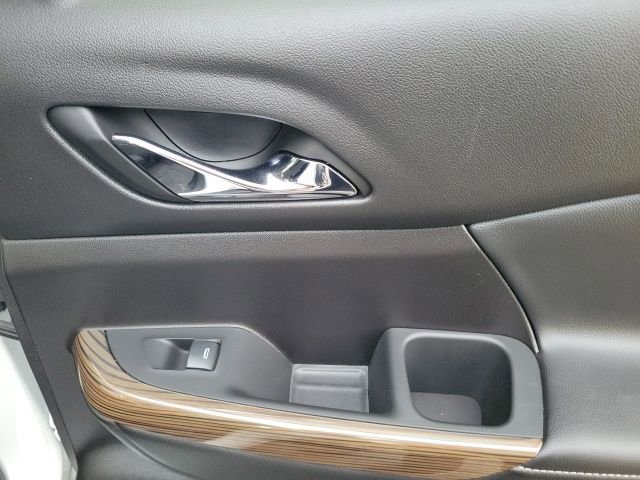 Used 2023 GMC Acadia SLE image 25