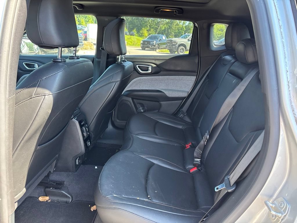 Used 2024 Jeep Compass Latitude w/ Sun and Sound Group AWD/4WD image 10