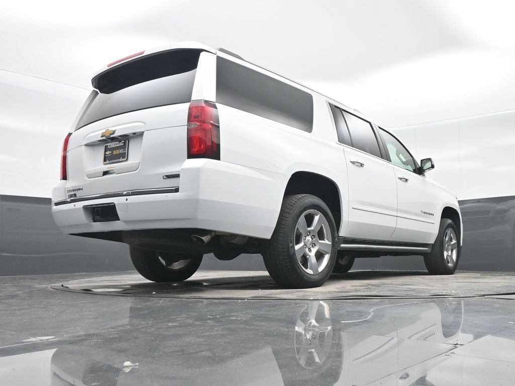 Used 2018 Chevrolet Suburban Premier RWD image 30