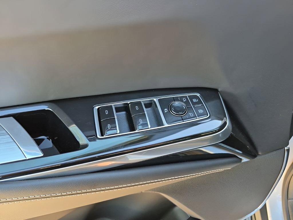 New 2026 Cadillac Escalade ESV V image 29